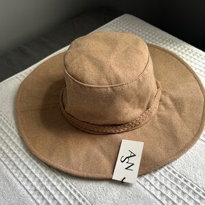 Tan Wide-Brim Suede Hat 91% polyester